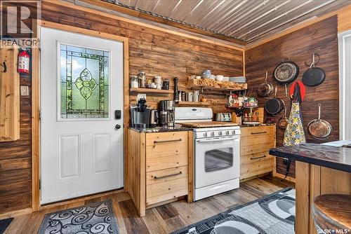 459 5Th Street E, Regina Beach, SK - Indoor Photo Showing Kitchen