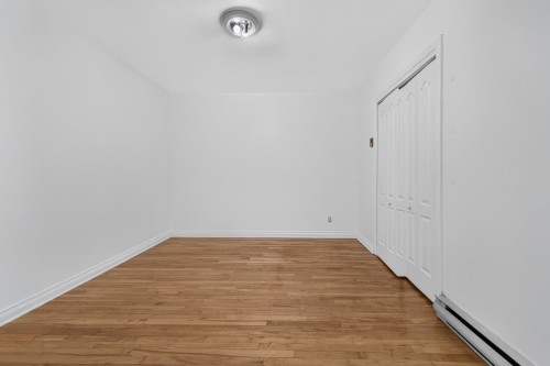 Chambre à coucher - 3-2459 Av. Dollard, Montréal (Lasalle), QC - Indoor Photo Showing Other Room