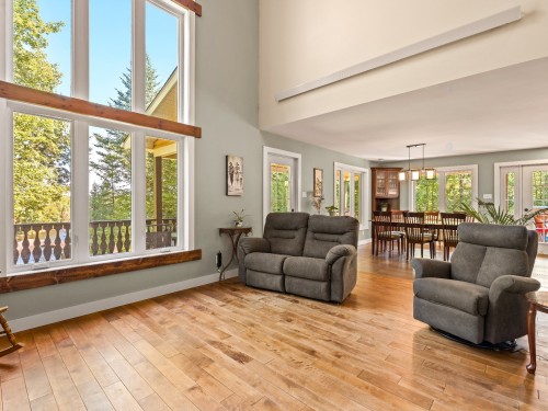 Salon - 37 Ch. Mercier, Bury, QC - Indoor Photo Showing Living Room