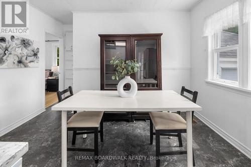 111 Beckwith Street E, Perth, ON - Indoor Photo Showing Dining Room