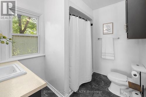 111 Beckwith Street E, Perth, ON - Indoor Photo Showing Bathroom
