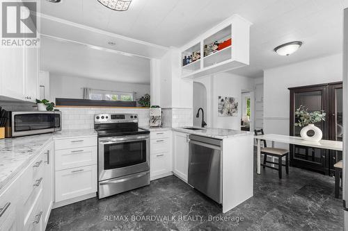 111 Beckwith Street E, Perth, ON - Indoor Photo Showing Kitchen
