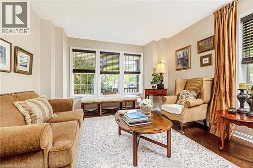 619 Porter Way, Milton, ON - Indoor Photo Showing Living Room