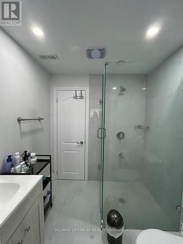 7060 Airport Road, Mississauga, ON 
