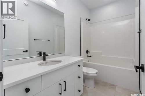 371 Leskiw Bend, Saskatoon, SK - Indoor Photo Showing Bathroom
