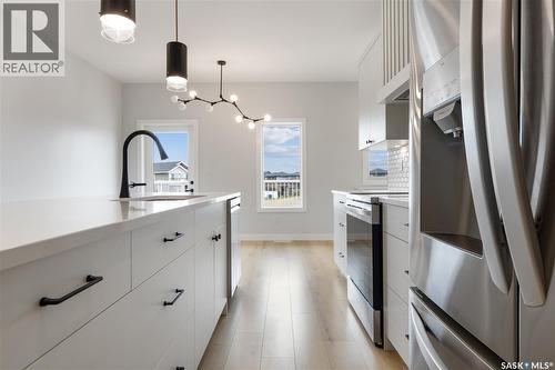 371 Leskiw Bend, Saskatoon, SK - Indoor Photo Showing Kitchen