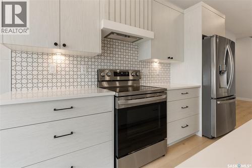 371 Leskiw Bend, Saskatoon, SK - Indoor Photo Showing Kitchen With Upgraded Kitchen