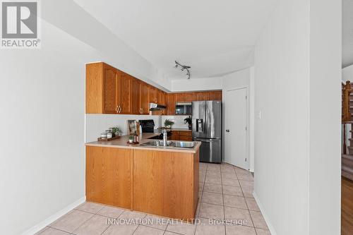 37 Chantilly Gate, Ottawa, ON - Indoor Photo Showing Kitchen With Double Sink