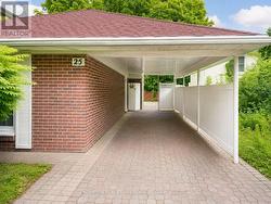 25 LEHAR CRESCENT Toronto, ON M2H 1J4