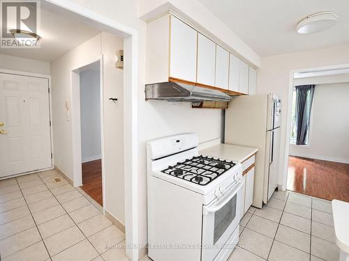 25 Lehar Crescent, Toronto, ON - Indoor Photo Showing Kitchen