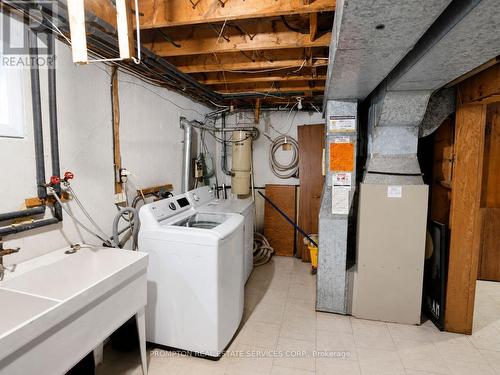 25 Lehar Crescent, Toronto, ON - Indoor Photo Showing Laundry Room