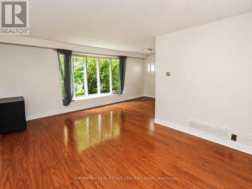 25 Lehar Crescent, Toronto, ON - Indoor Photo Showing Other Room