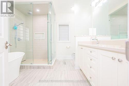 53 Kinburn Crescent, Vaughan, ON - Indoor Photo Showing Bathroom