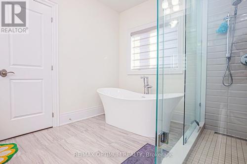 53 Kinburn Crescent, Vaughan, ON - Indoor Photo Showing Bathroom