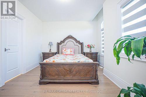 53 Kinburn Crescent, Vaughan, ON - Indoor Photo Showing Bedroom