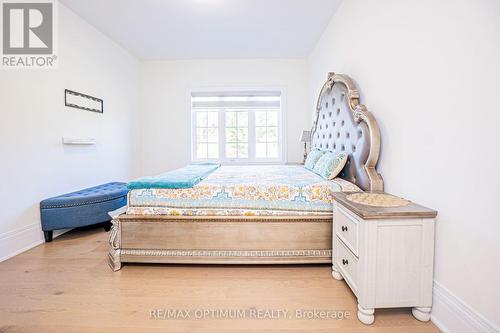 53 Kinburn Crescent, Vaughan, ON - Indoor Photo Showing Bedroom