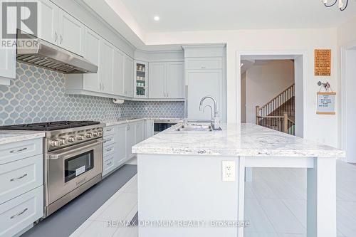 53 Kinburn Crescent, Vaughan, ON - Indoor Photo Showing Kitchen With Upgraded Kitchen