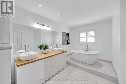 5326 Segriff Drive, Mississauga, ON - Indoor Photo Showing Bathroom