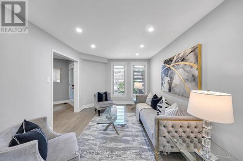 5326 Segriff Drive, Mississauga, ON - Indoor Photo Showing Living Room