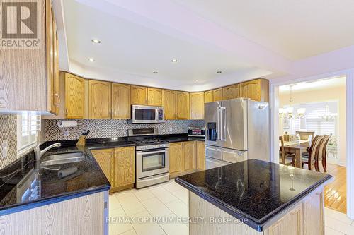 1466 Willowvale Gardens, Mississauga, ON - Indoor Photo Showing Kitchen With Stainless Steel Kitchen With Double Sink