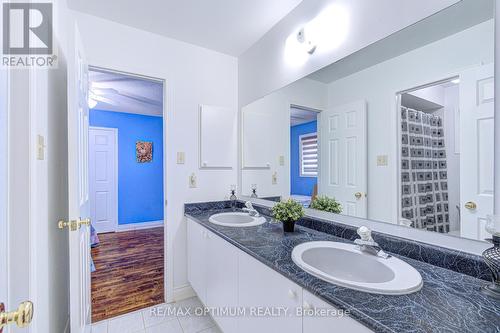 1466 Willowvale Gardens, Mississauga, ON - Indoor Photo Showing Bathroom
