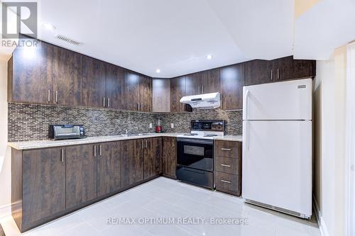 1466 Willowvale Gardens, Mississauga, ON - Indoor Photo Showing Kitchen