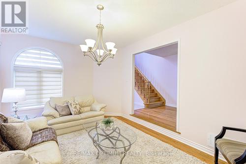 1466 Willowvale Gardens, Mississauga, ON - Indoor Photo Showing Living Room