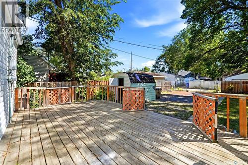 4015 2Nd Avenue, Regina, SK - Outdoor With Deck Patio Veranda