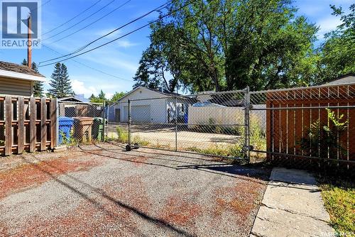 4015 2Nd Avenue, Regina, SK - Outdoor