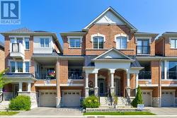 82 OAKMORE LANE  Brampton, ON L6Y 6H5