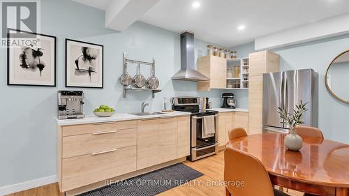 644 Roselaire Trail, Mississauga, ON - Indoor Photo Showing Kitchen