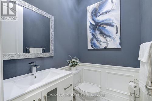 8 Lyle Way, Brampton, ON - Indoor Photo Showing Bathroom