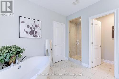 8 Lyle Way, Brampton, ON - Indoor Photo Showing Bathroom