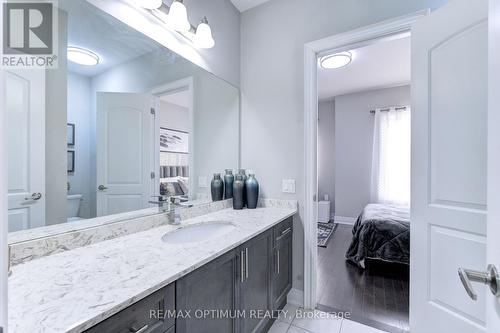 8 Lyle Way, Brampton, ON - Indoor Photo Showing Bathroom