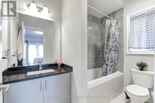8 Lyle Way, Brampton, ON - Indoor Photo Showing Bathroom