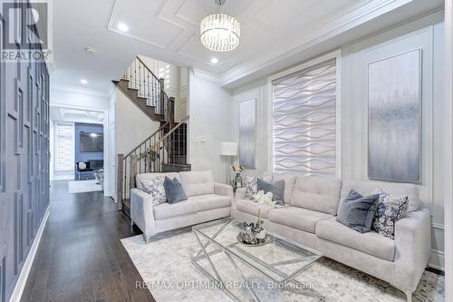 8 Lyle Way, Brampton, ON - Indoor Photo Showing Living Room