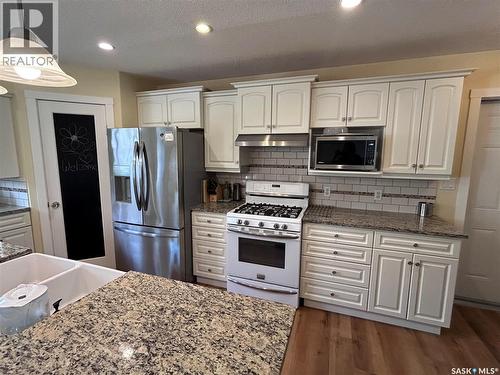 Dew Acreage, Estevan Rm No. 5, SK - Indoor Photo Showing Kitchen