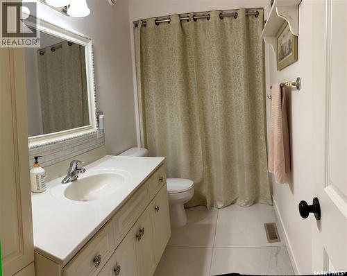 Dew Acreage, Estevan Rm No. 5, SK - Indoor Photo Showing Bathroom