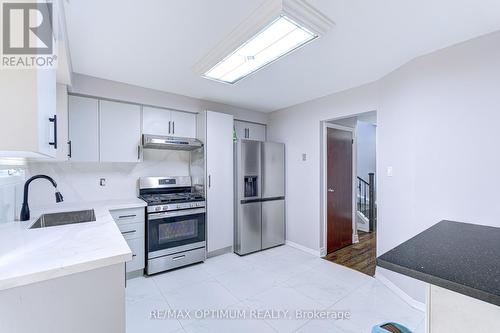 5 Roehampton Crescent, Brampton, ON - Indoor Photo Showing Kitchen