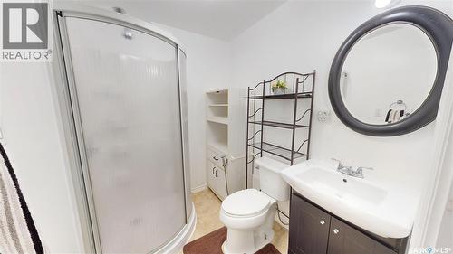 2933 Mcclocklin Road, Saskatoon, SK - Indoor Photo Showing Bathroom
