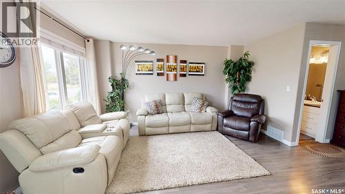 2933 Mcclocklin Road, Saskatoon, SK - Indoor Photo Showing Living Room