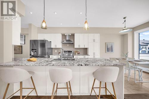 256 Dolce Crescent, Ottawa, ON - Indoor Photo Showing Kitchen With Upgraded Kitchen