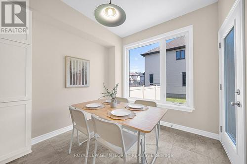 256 Dolce Crescent, Ottawa, ON - Indoor Photo Showing Dining Room