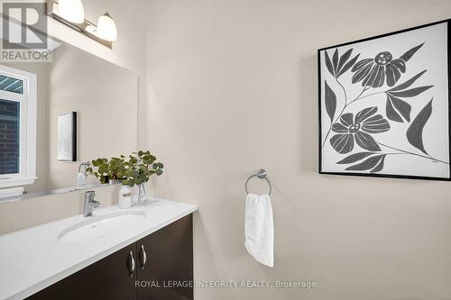 256 Dolce Crescent, Ottawa, ON - Indoor Photo Showing Bathroom