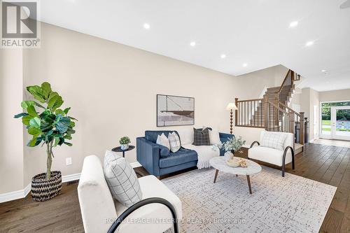256 Dolce Crescent, Ottawa, ON - Indoor Photo Showing Living Room