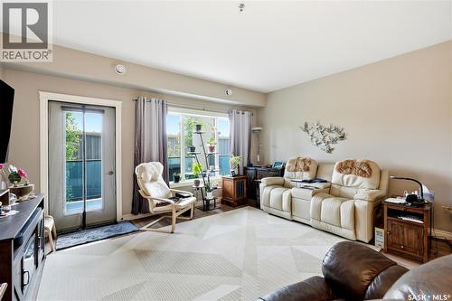 203 423 Nelson Road, Saskatoon, SK - Indoor Photo Showing Living Room