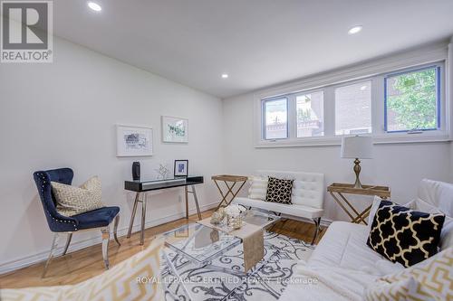 79 Samson Crescent, Toronto, ON - Indoor Photo Showing Living Room