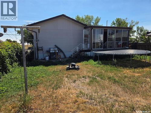 1328 Herbert Avenue, Herbert, SK - Outdoor
