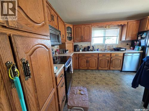 1328 Herbert Avenue, Herbert, SK - Indoor Photo Showing Kitchen With Double Sink