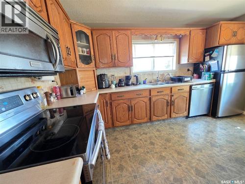 1328 Herbert Avenue, Herbert, SK - Indoor Photo Showing Kitchen With Double Sink